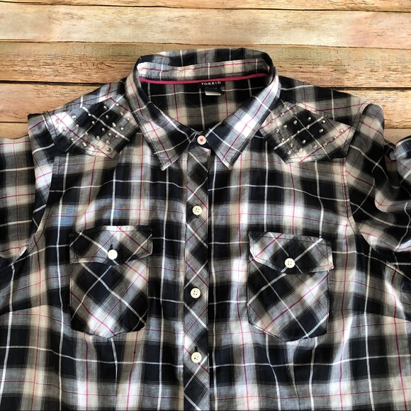 Women’s Torrid Black Pink Plaid Studded Shirt - Picture 6 of 8